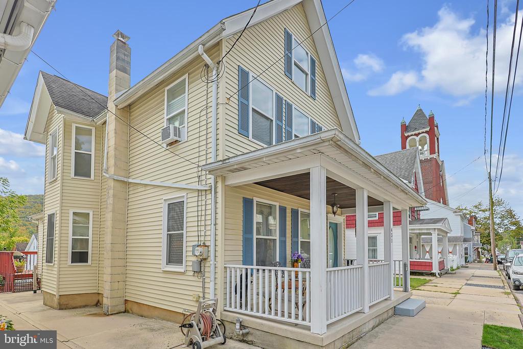 431 CENTER AVENUE