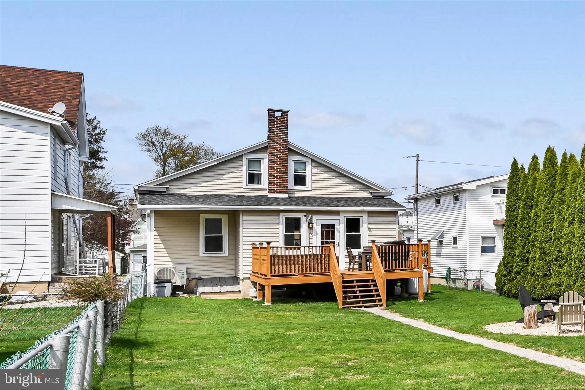 137 E WALTER STREET