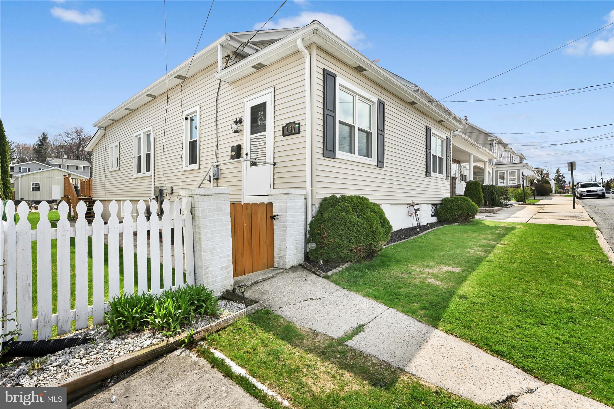 137 E WALTER STREET