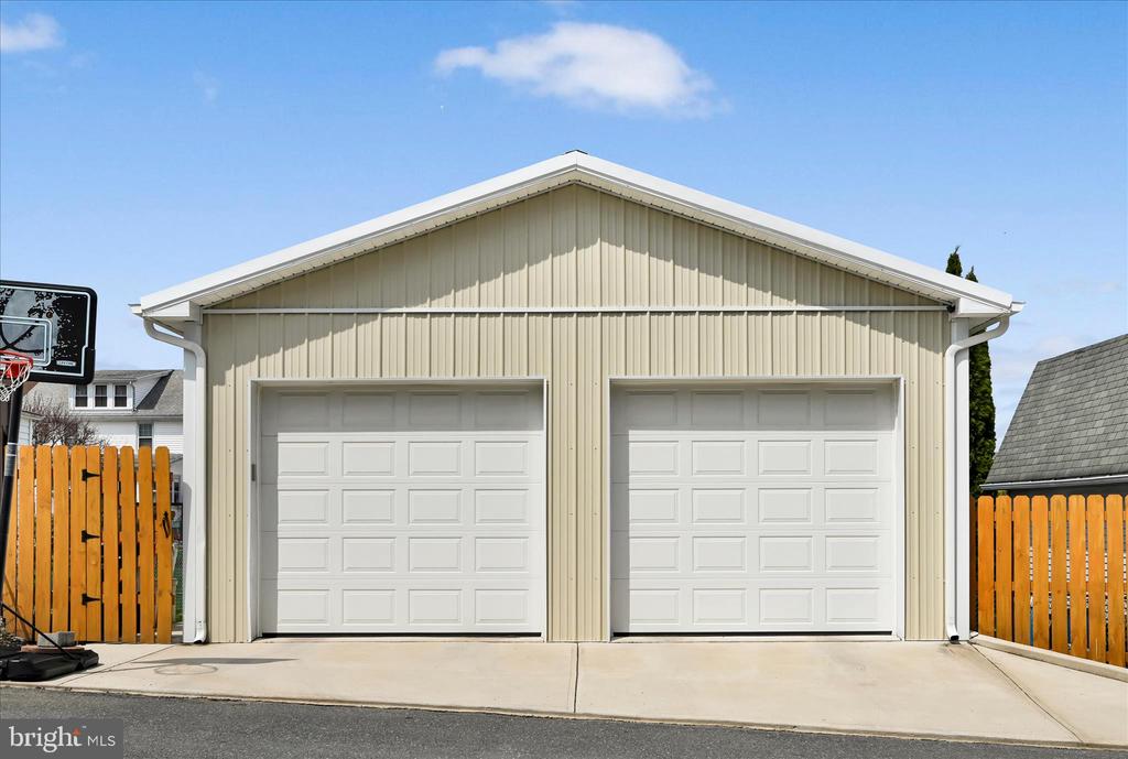 137 E WALTER STREET