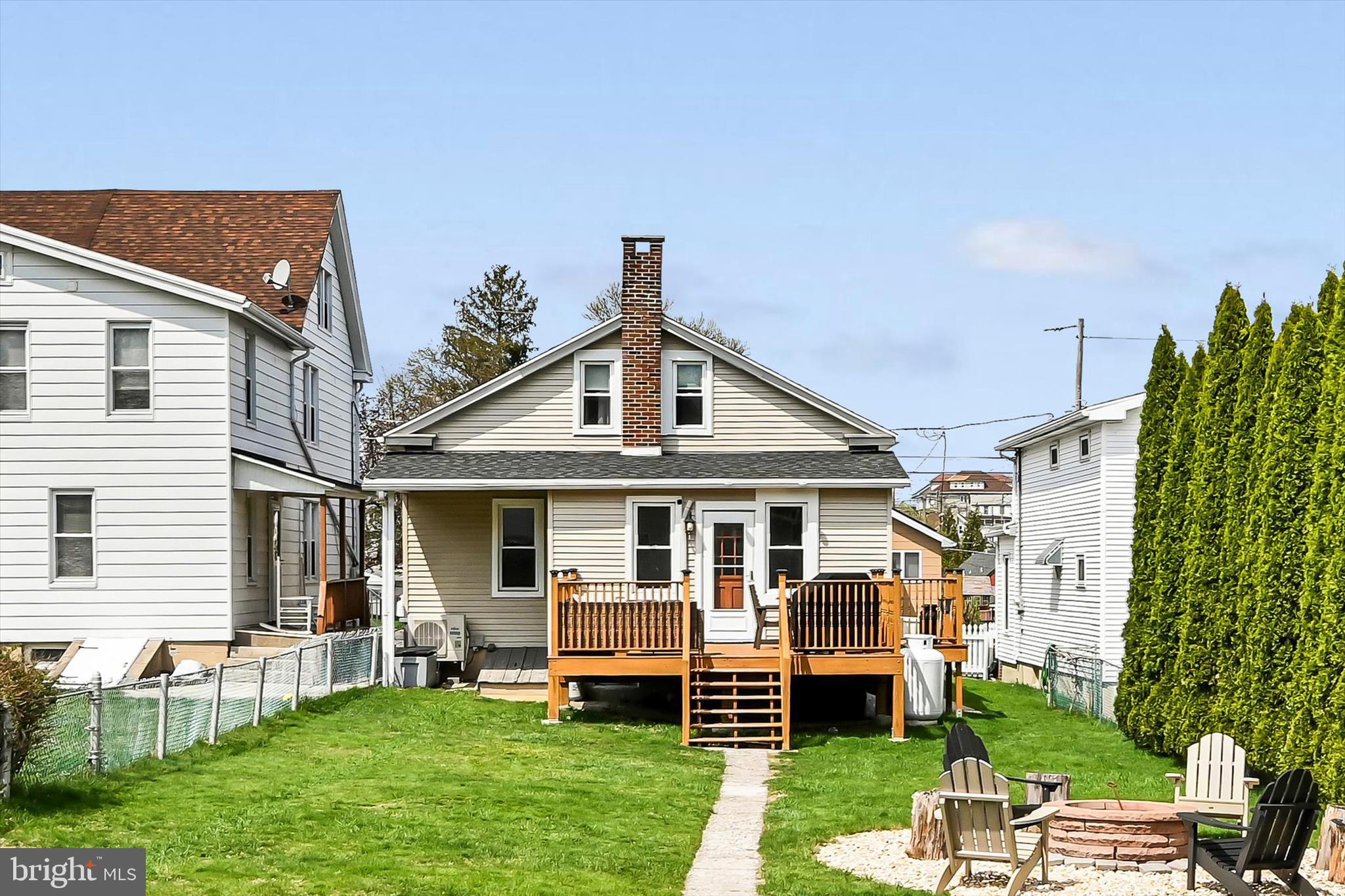 137 E WALTER STREET