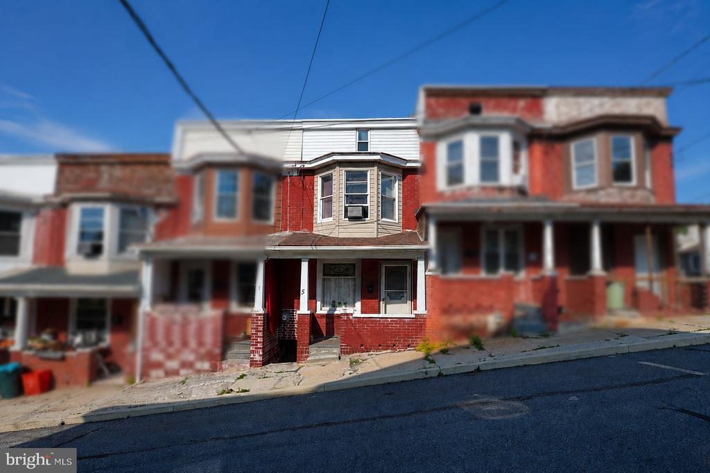 5 N WALNUT STREET