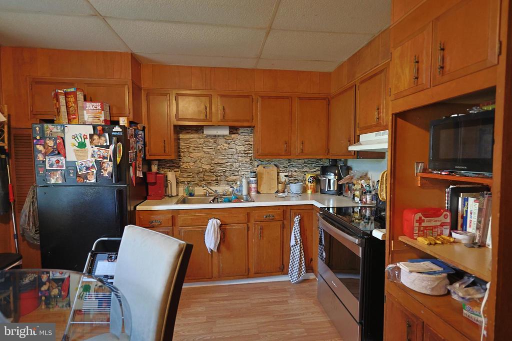 5 N WALNUT STREET
