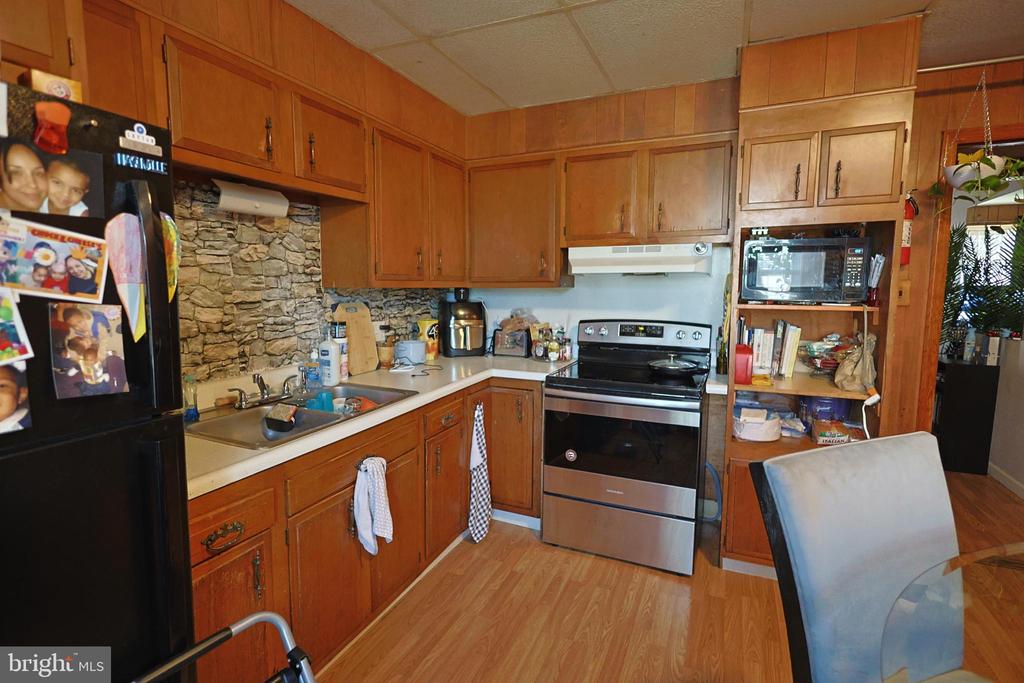 5 N WALNUT STREET