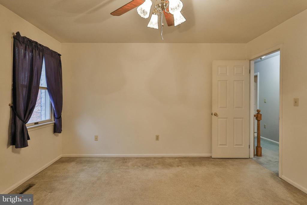 1110 GREENBRIAR LANE
