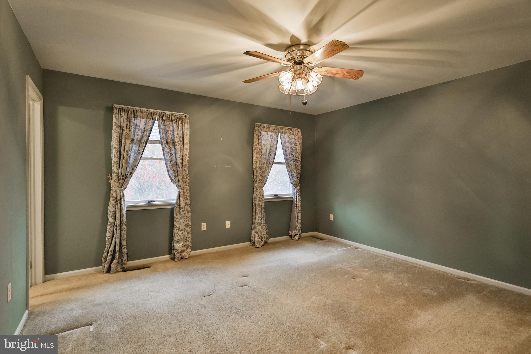 1110 GREENBRIAR LANE