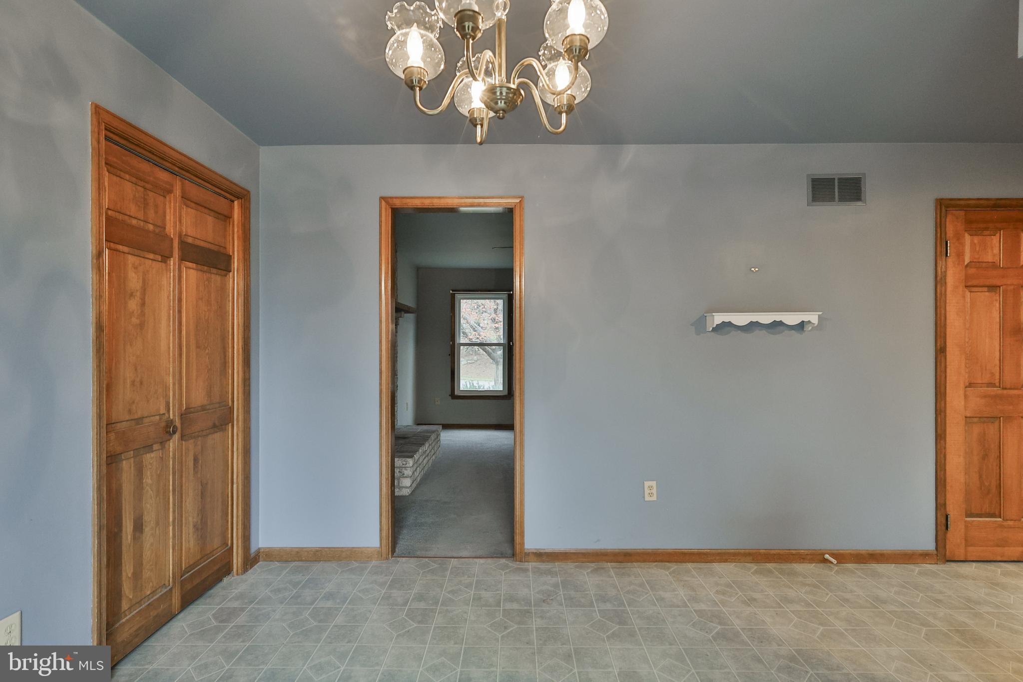 1110 GREENBRIAR LANE