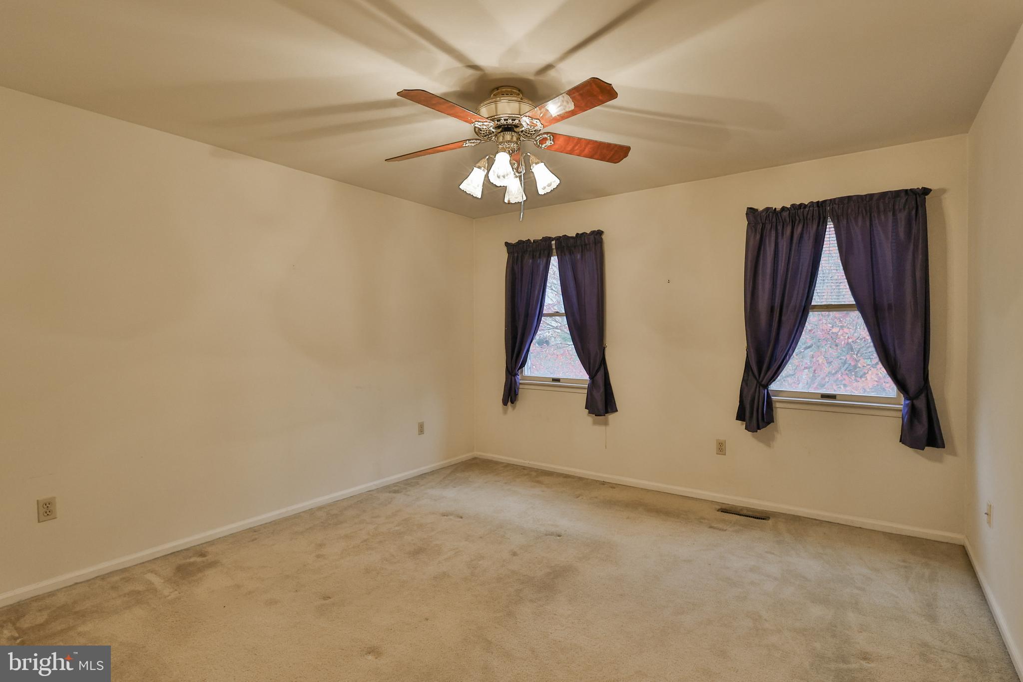 1110 GREENBRIAR LANE