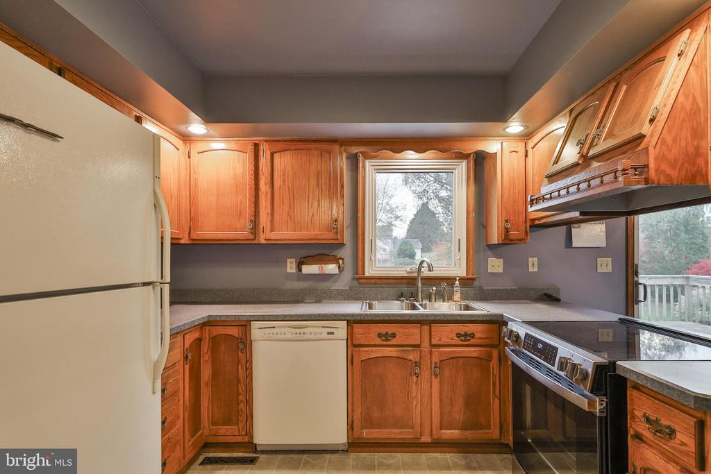 1110 GREENBRIAR LANE