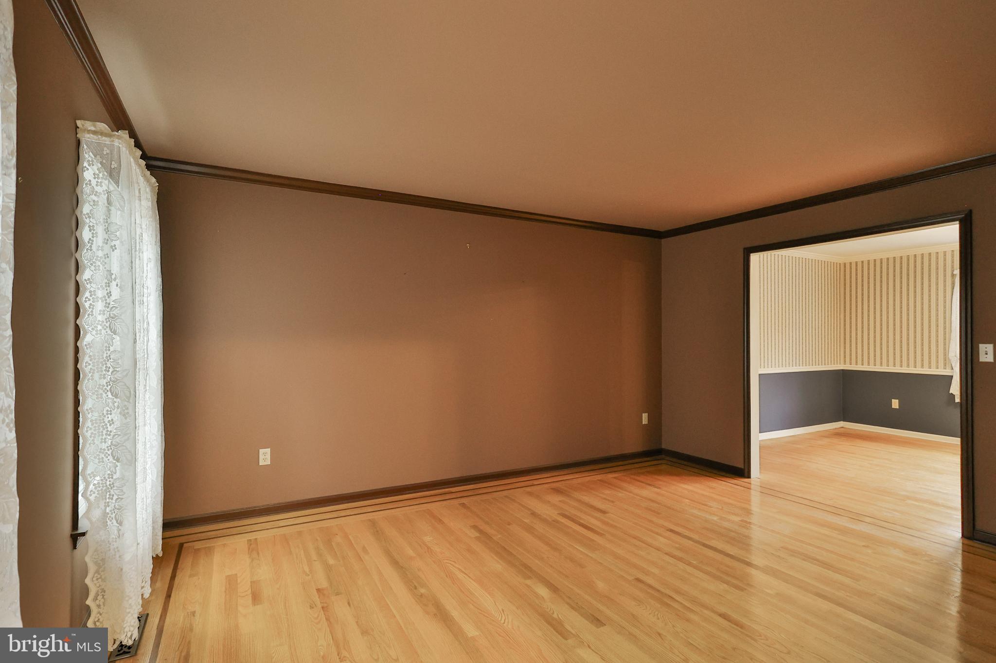 1110 GREENBRIAR LANE