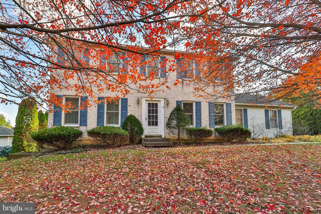 1110 GREENBRIAR LANE