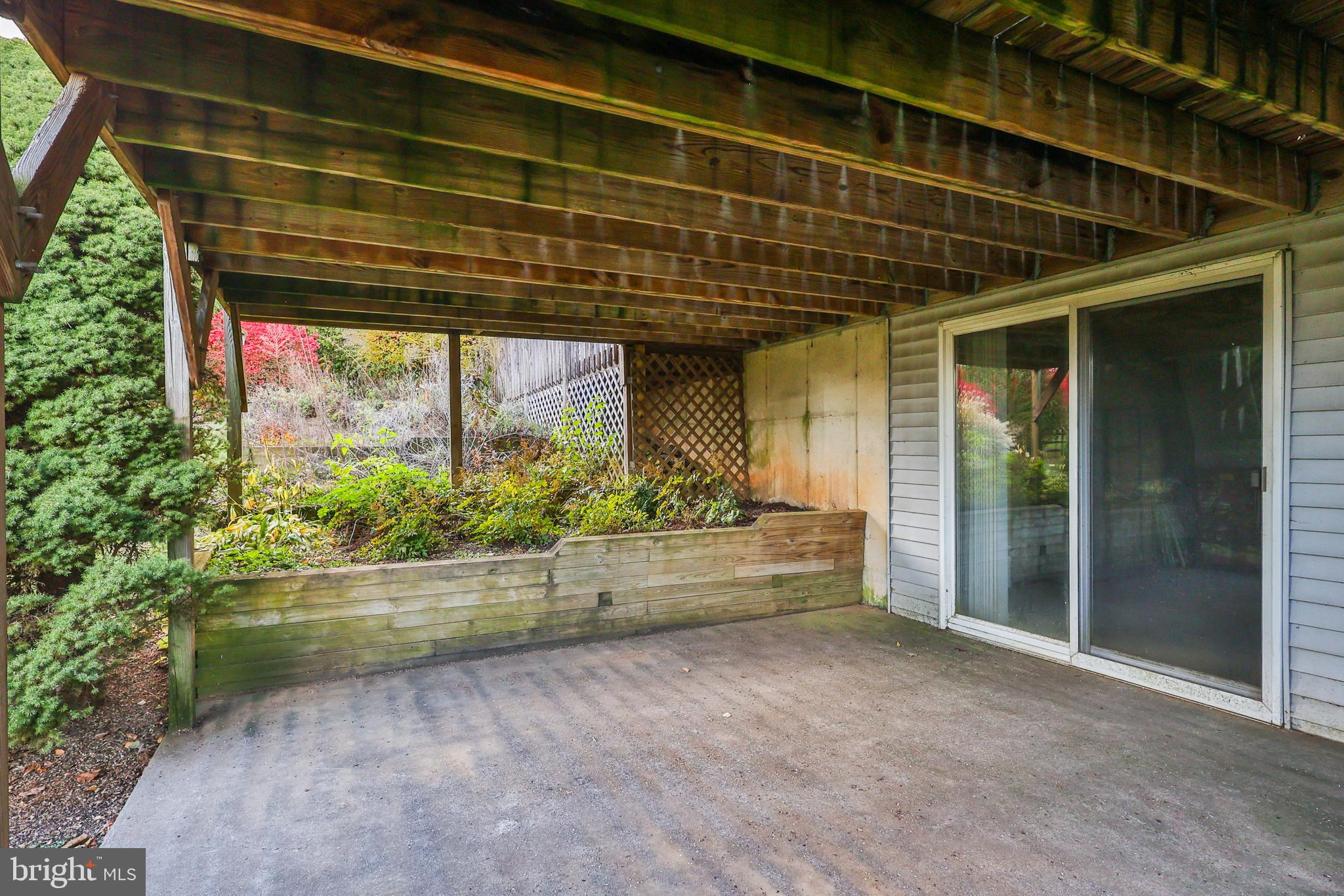 1110 GREENBRIAR LANE