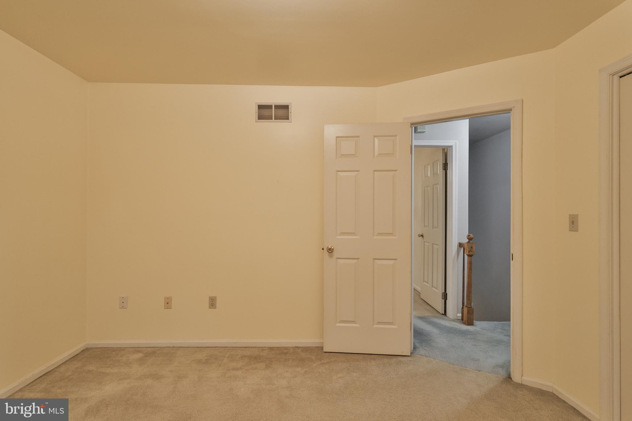 1110 GREENBRIAR LANE