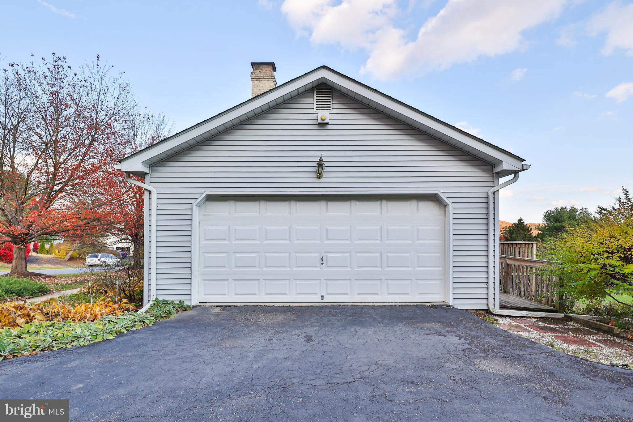 1110 GREENBRIAR LANE