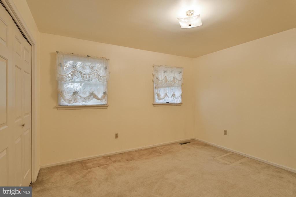 1110 GREENBRIAR LANE