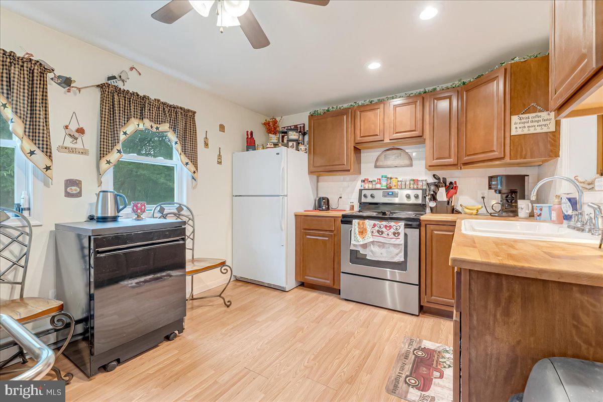 9338 SHERWOOD DRIVE