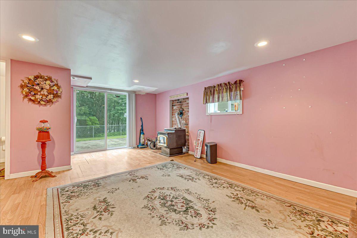 9338 SHERWOOD DRIVE