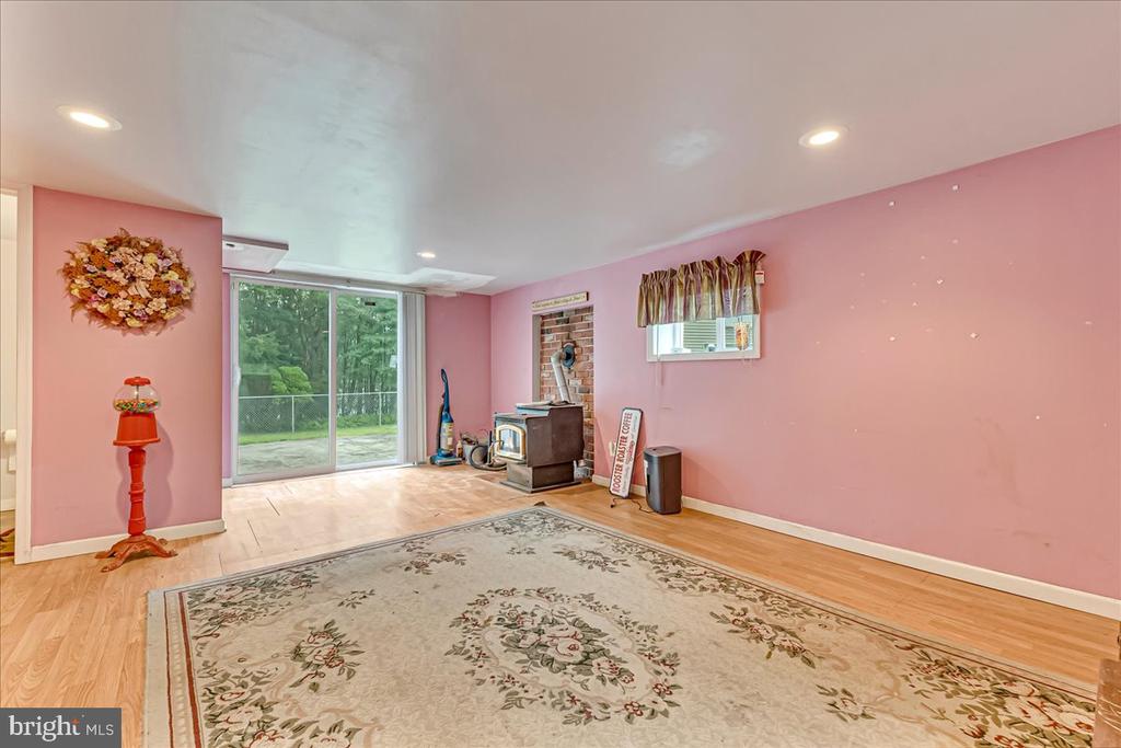 9338 SHERWOOD DRIVE