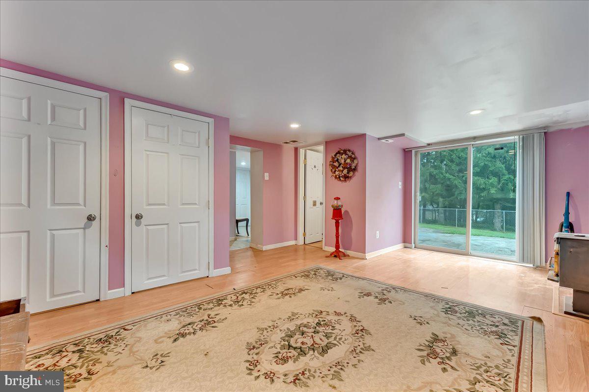 9338 SHERWOOD DRIVE