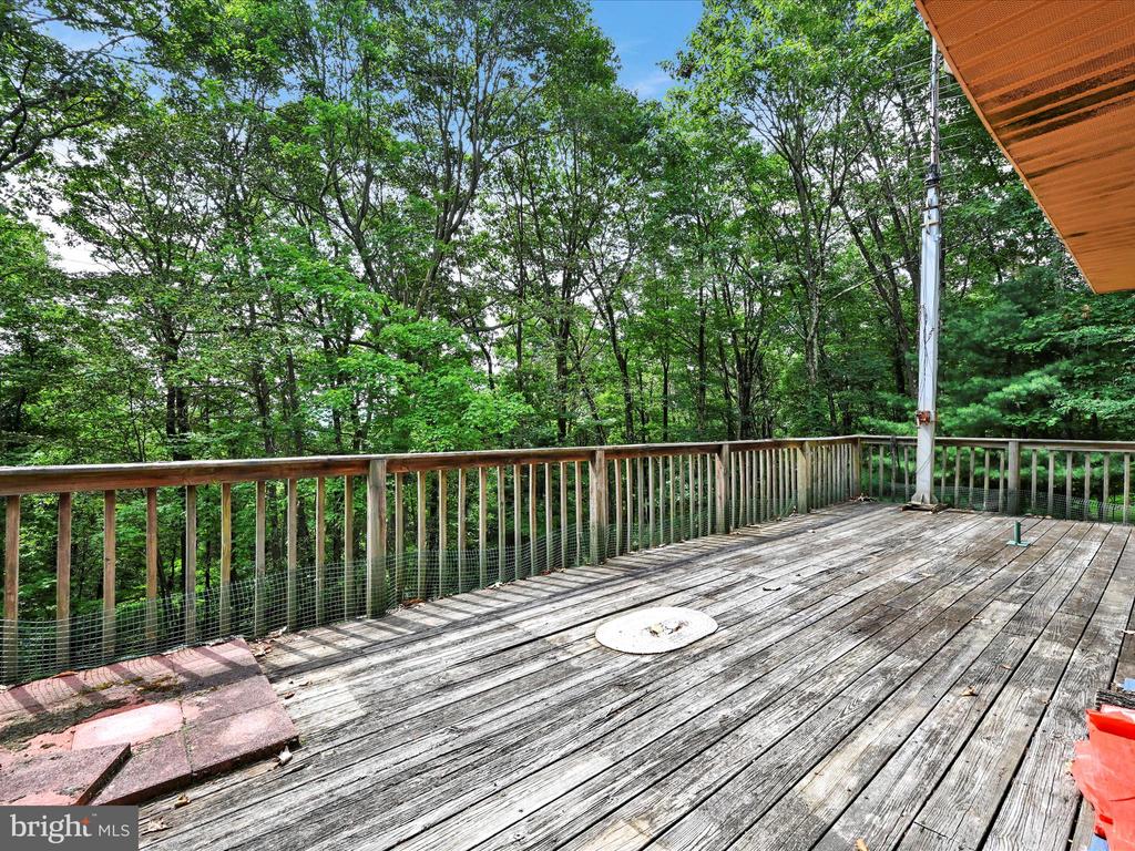 121 LONGVIEW DRIVE