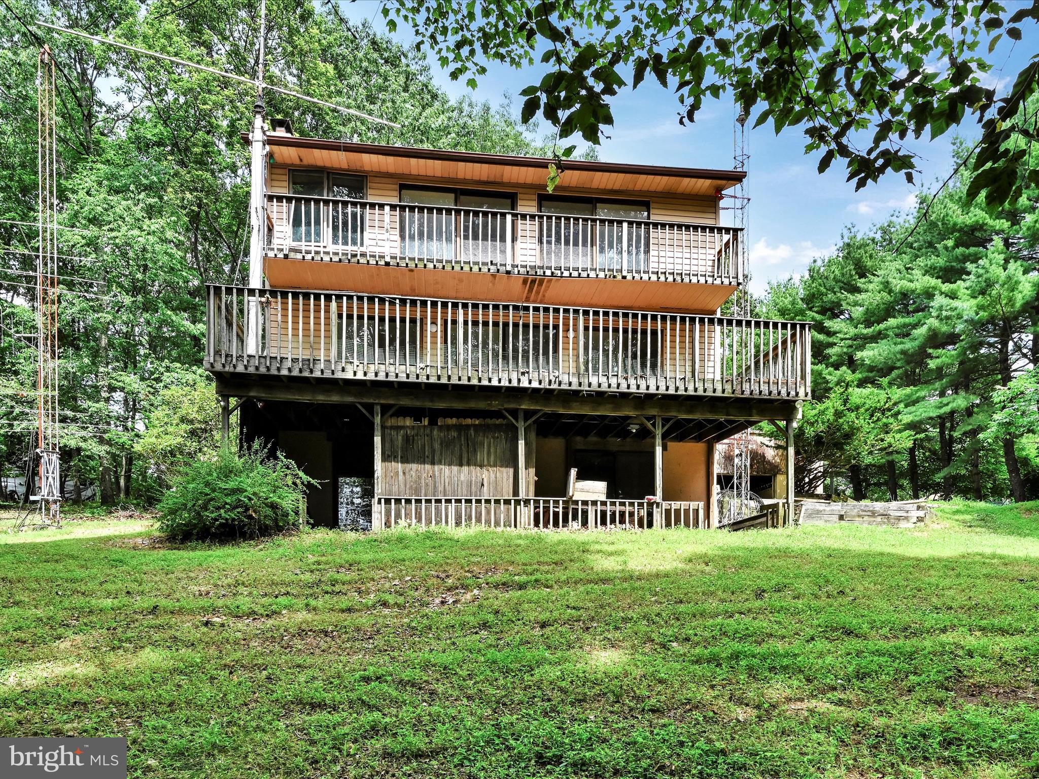 121 LONGVIEW DRIVE