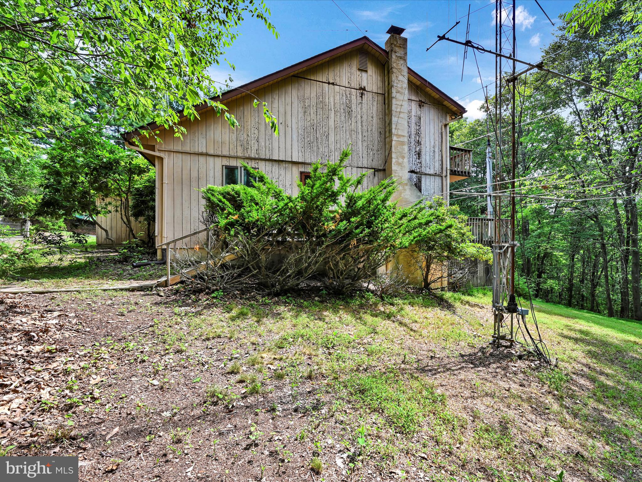 121 LONGVIEW DRIVE