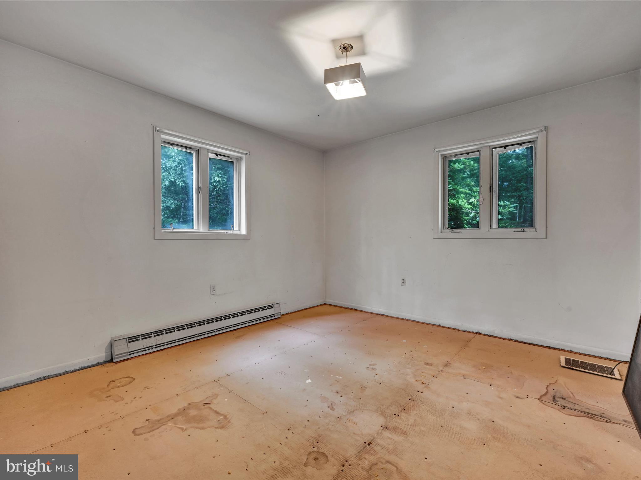 121 LONGVIEW DRIVE
