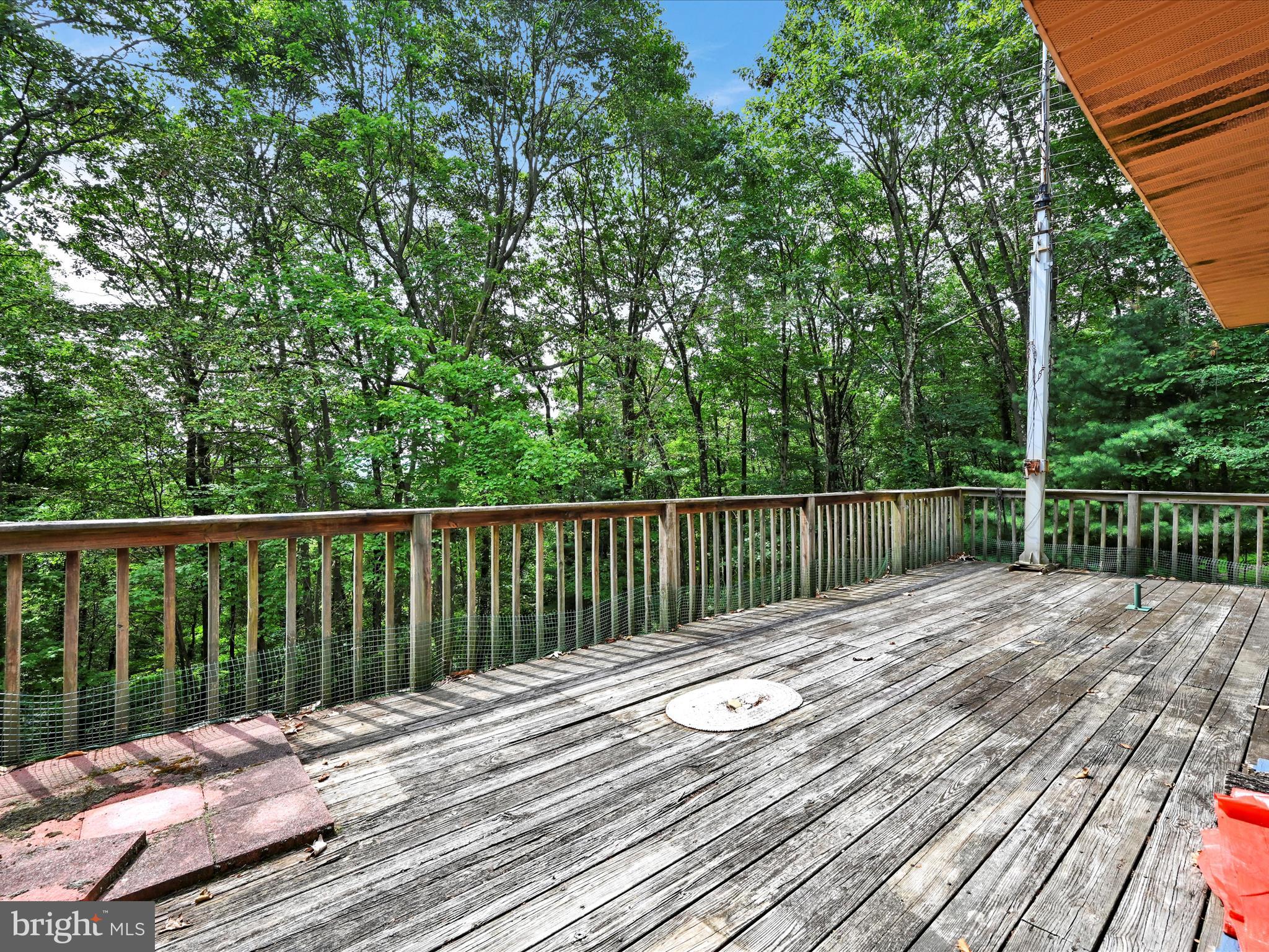 121 LONGVIEW DRIVE