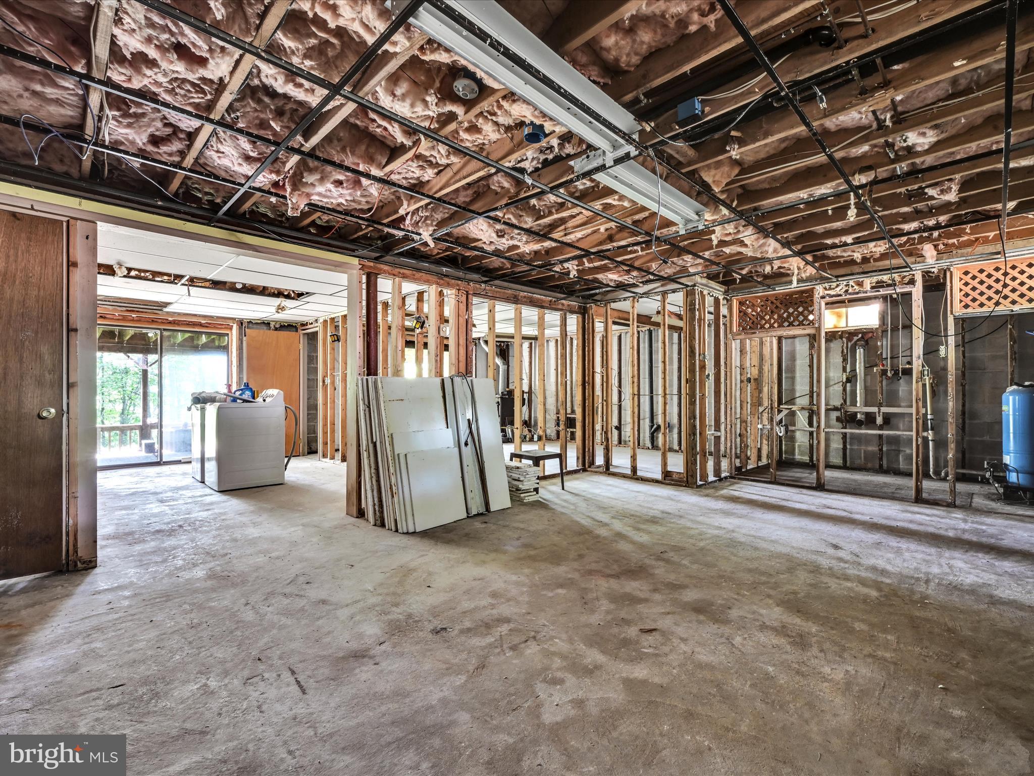 121 LONGVIEW DRIVE