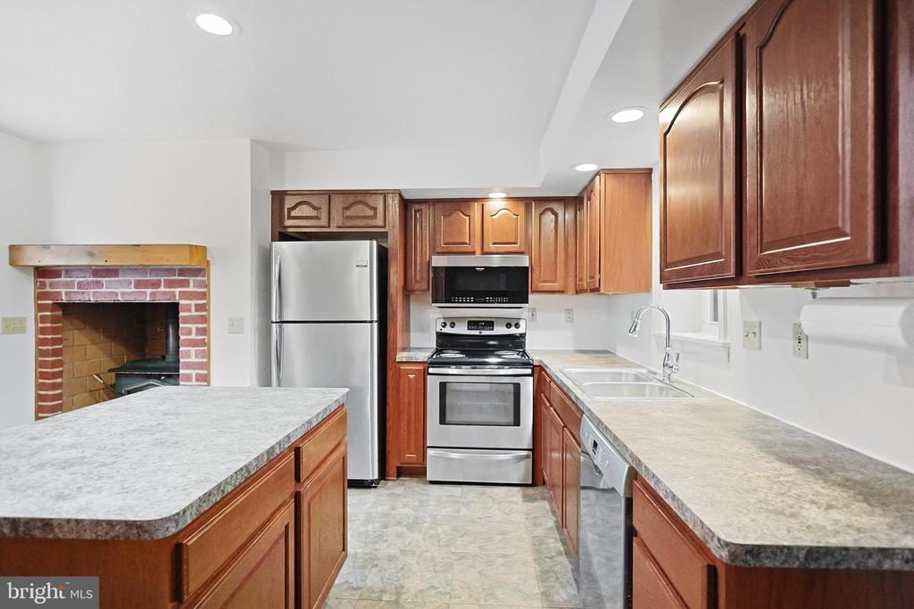 337 W MAIN STREET