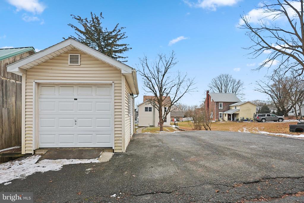 337 W MAIN STREET