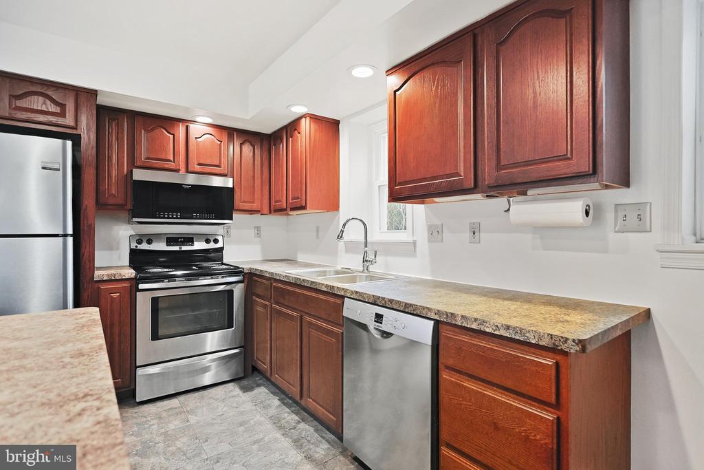 337 W MAIN STREET