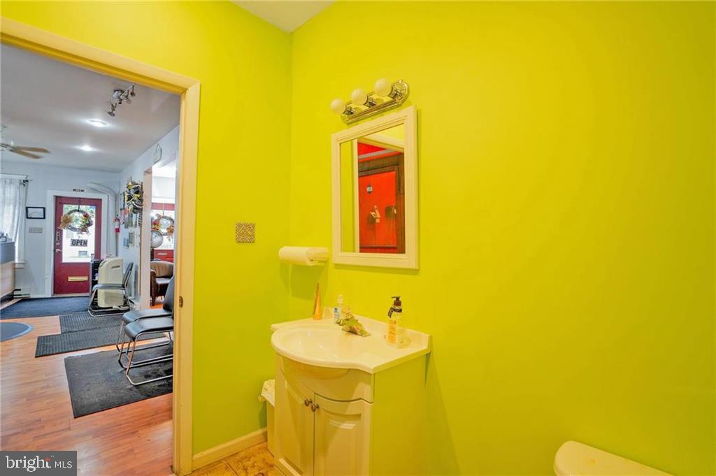 250-252 E. BROAD STREET