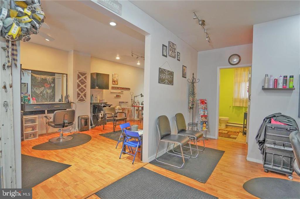 250-252 E. BROAD STREET