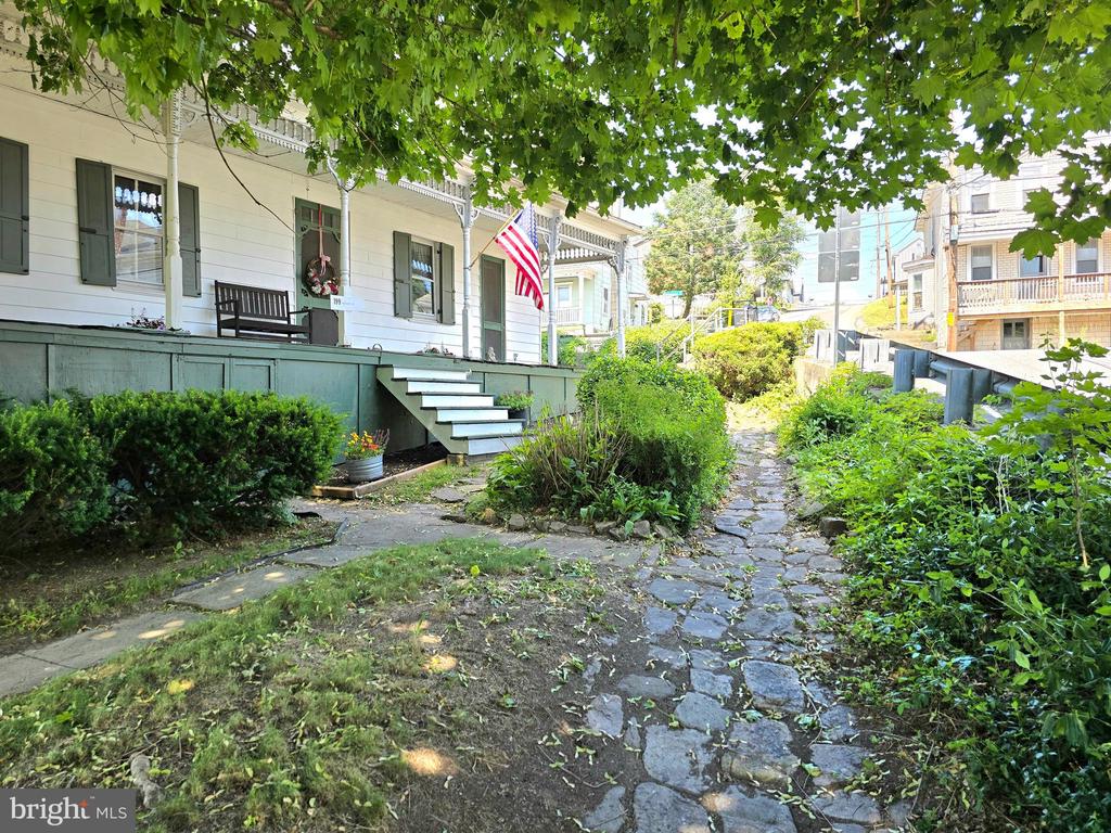 199 CHESTNUT STREET