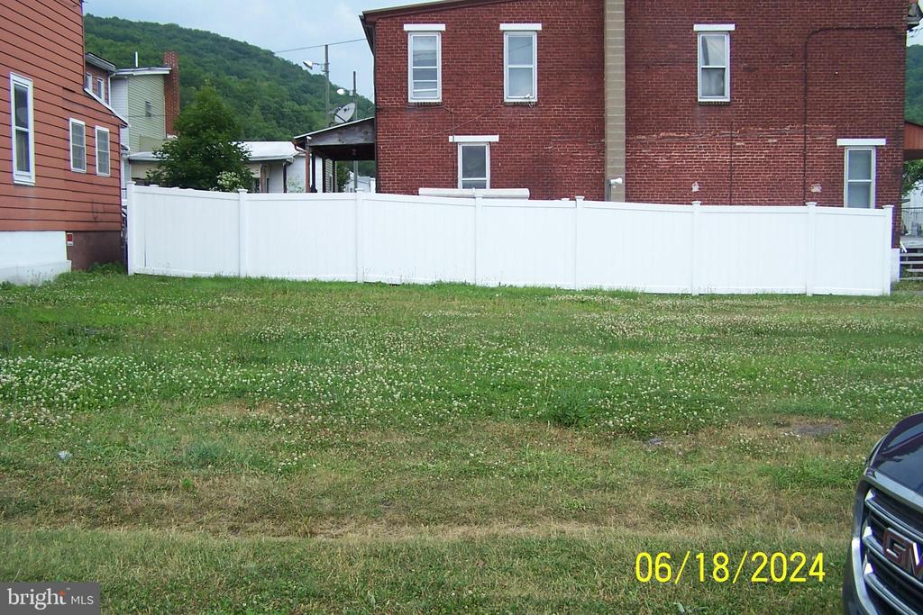 0 N RAILROAD STREET