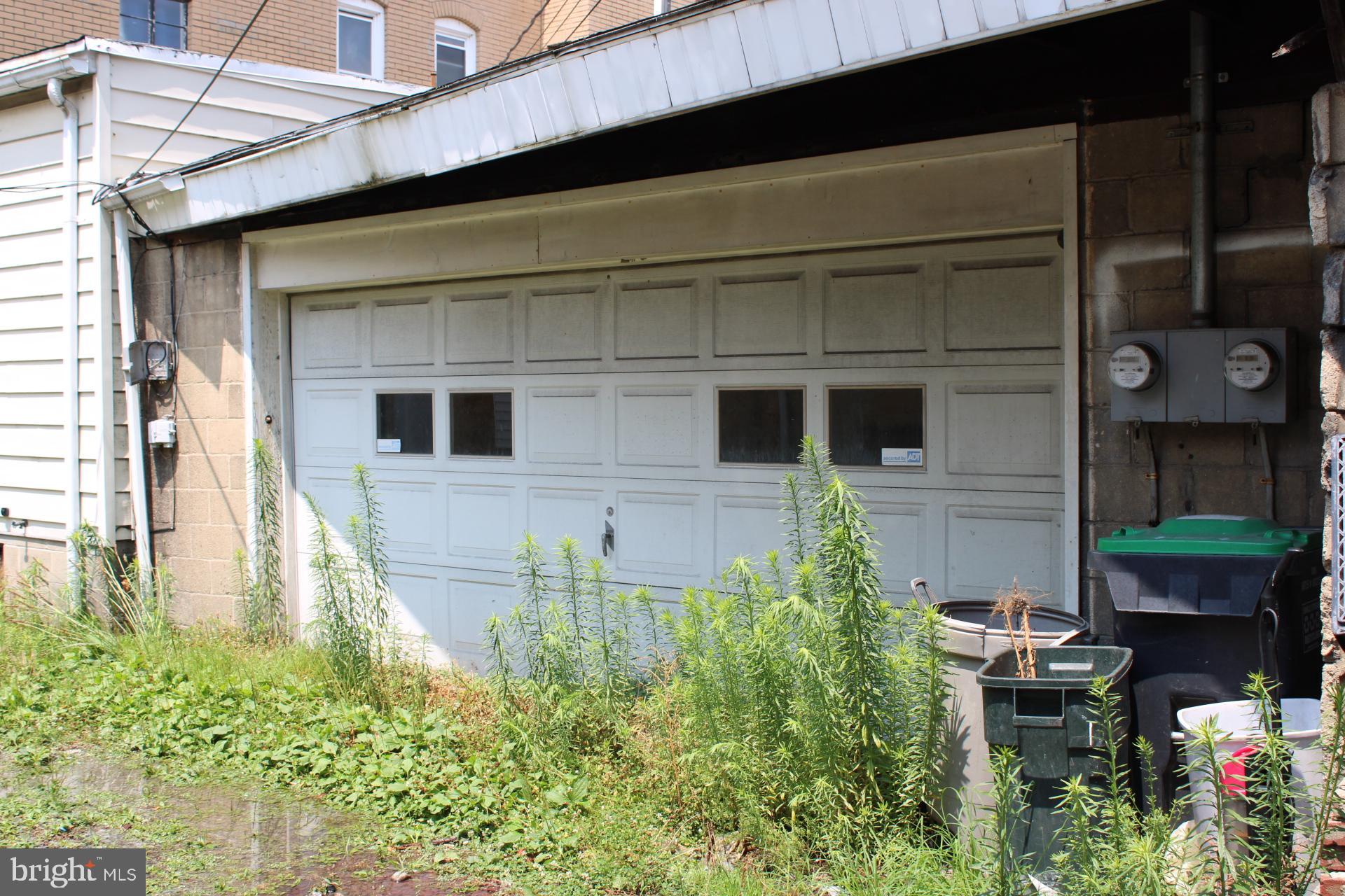 250-252 E BROAD STREET