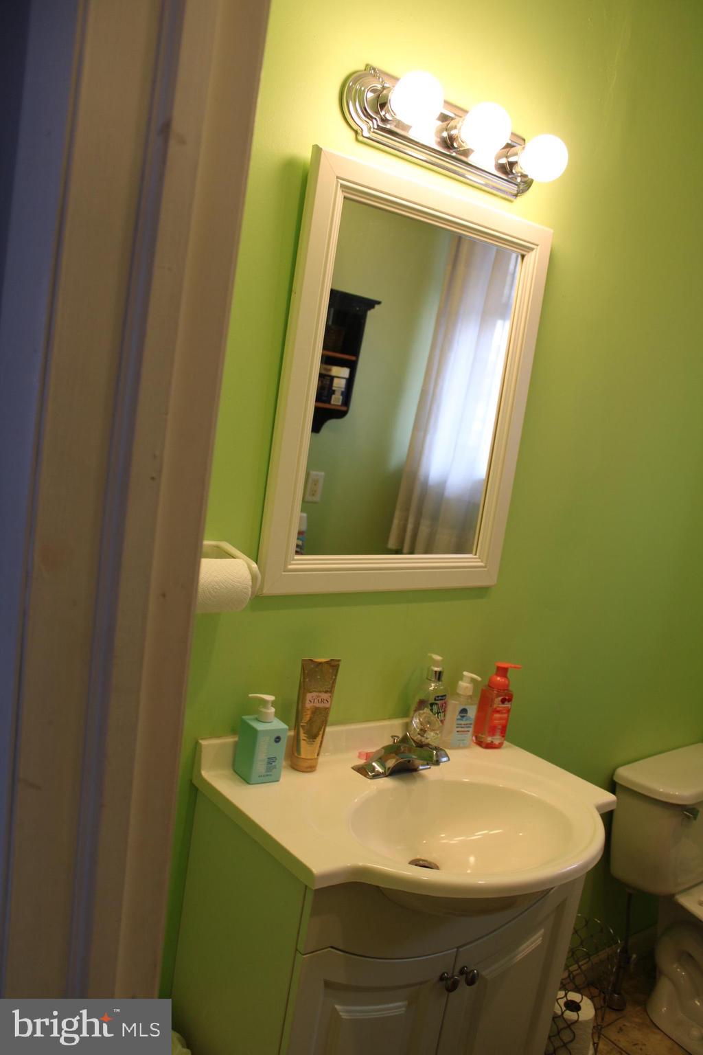 250-252 E BROAD STREET