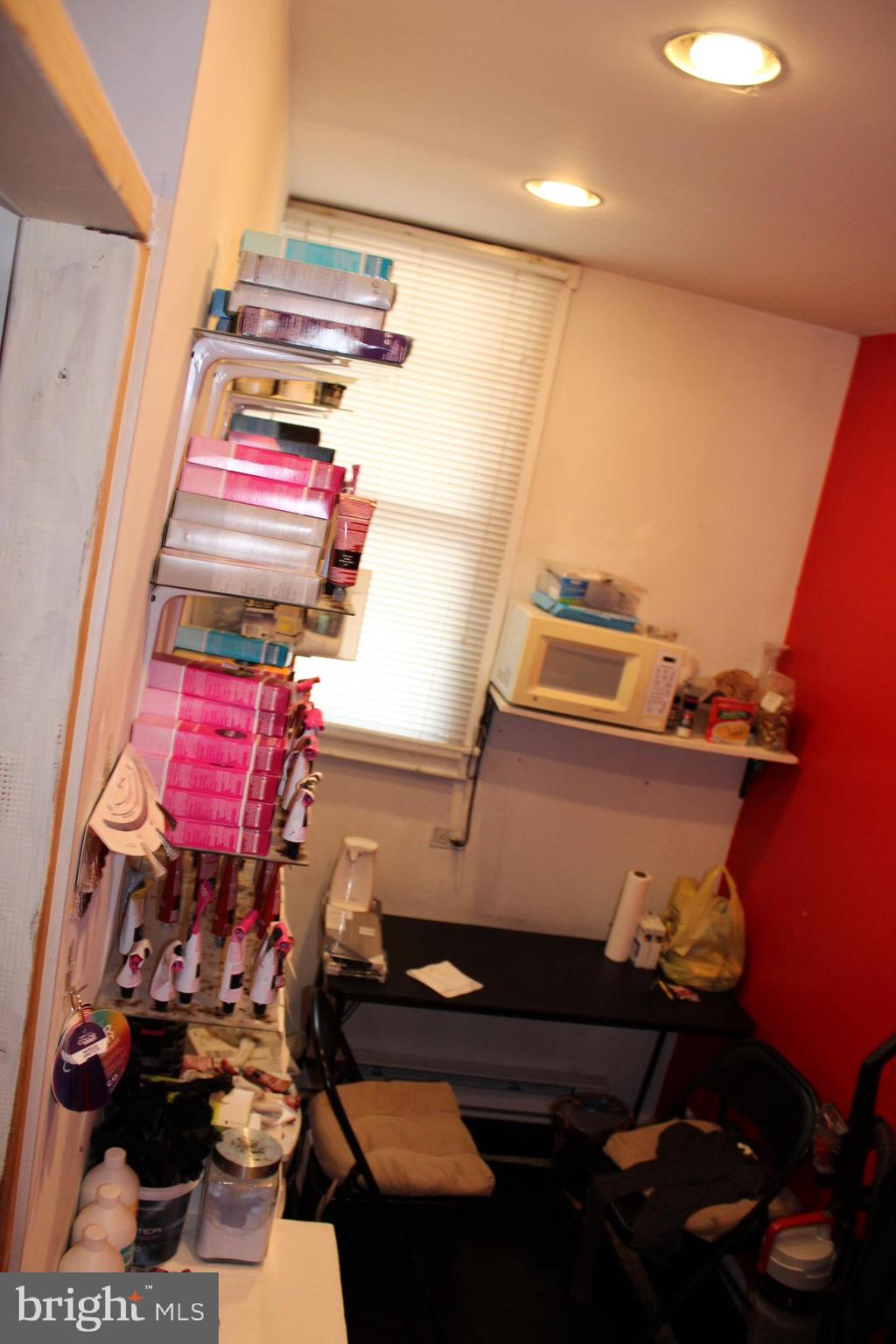 250-252 E BROAD STREET