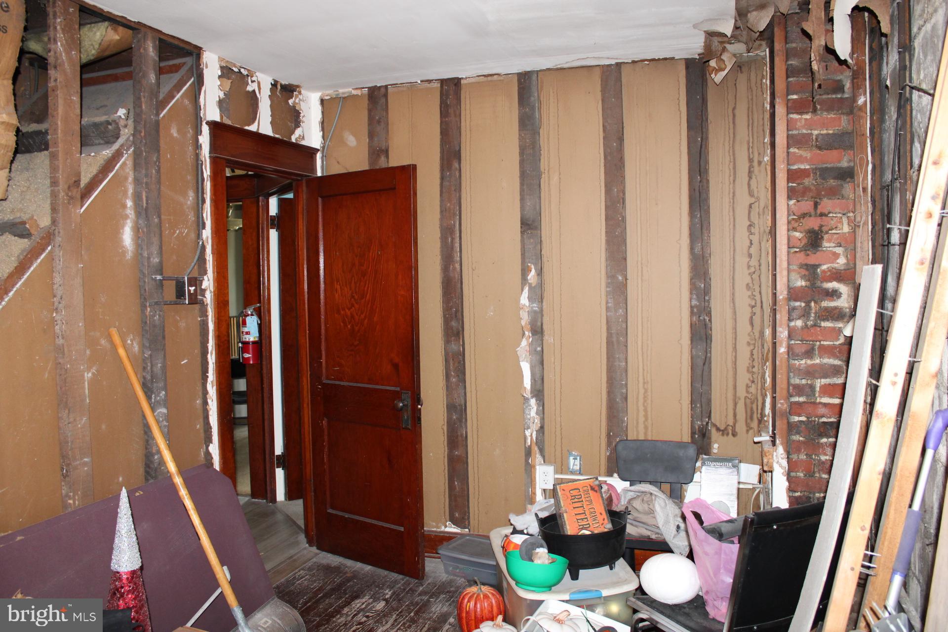 250-252 E BROAD STREET