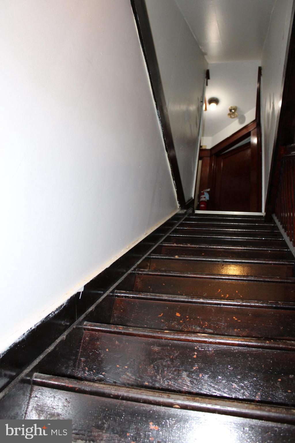 250-252 E BROAD STREET