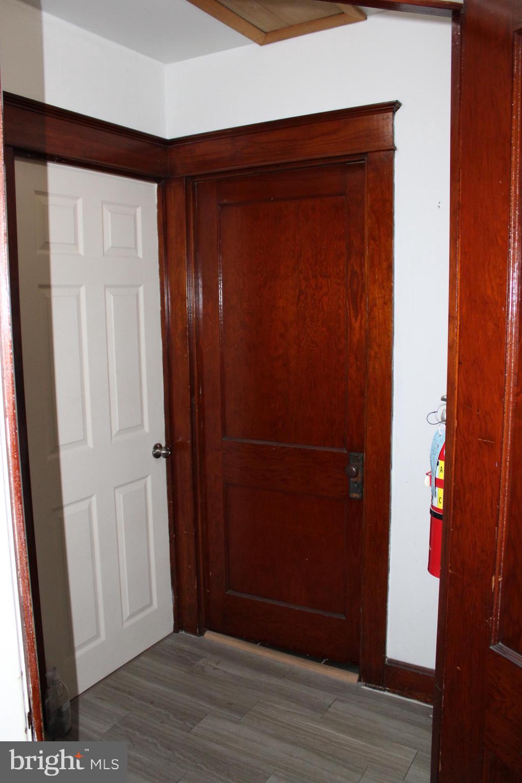 250-252 E BROAD STREET