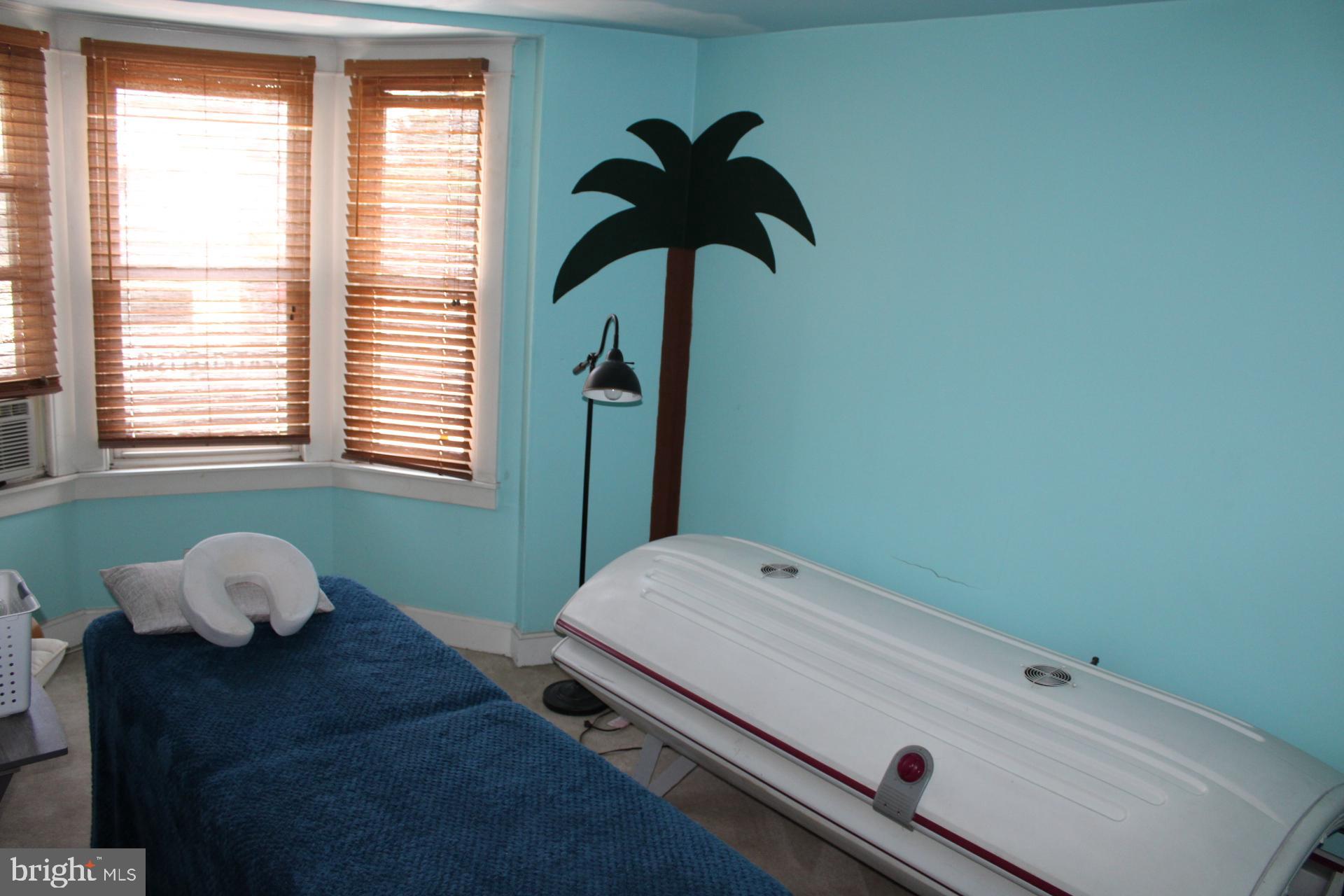 250-252 E BROAD STREET