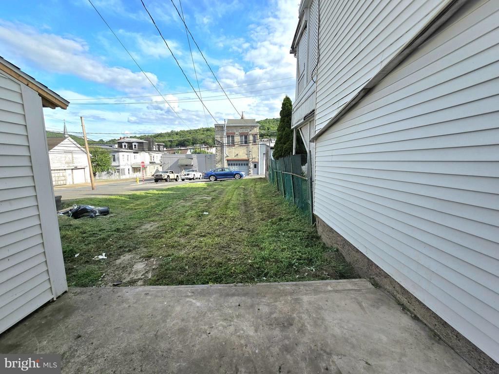 1306 MARKET STREET