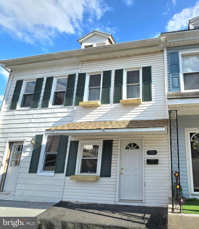 1306 MARKET STREET