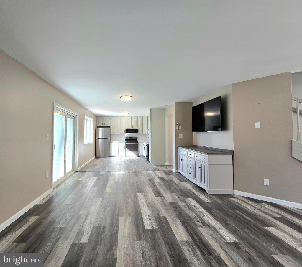 128 ASH CIRCLE