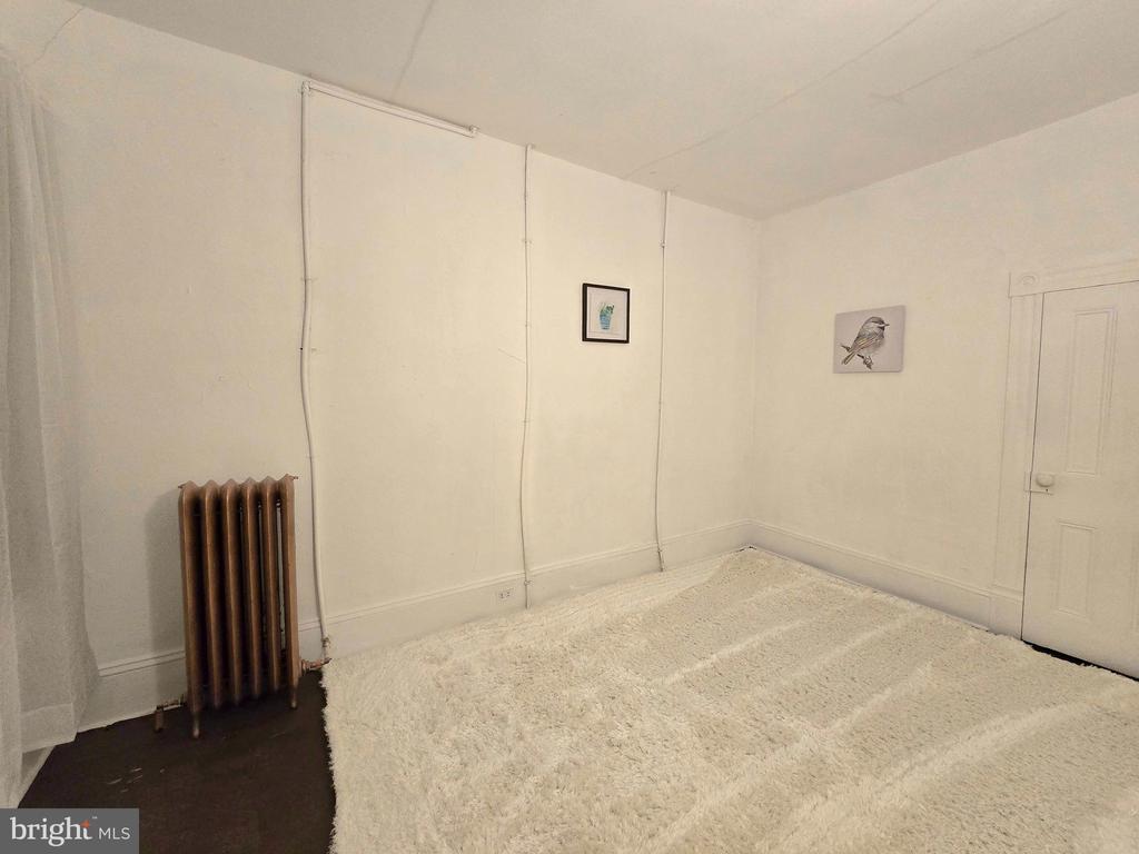 9 N WHITE STREET