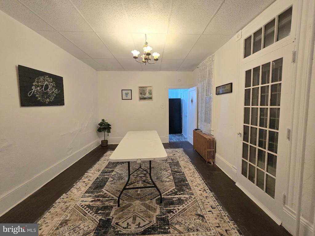 9 N WHITE STREET