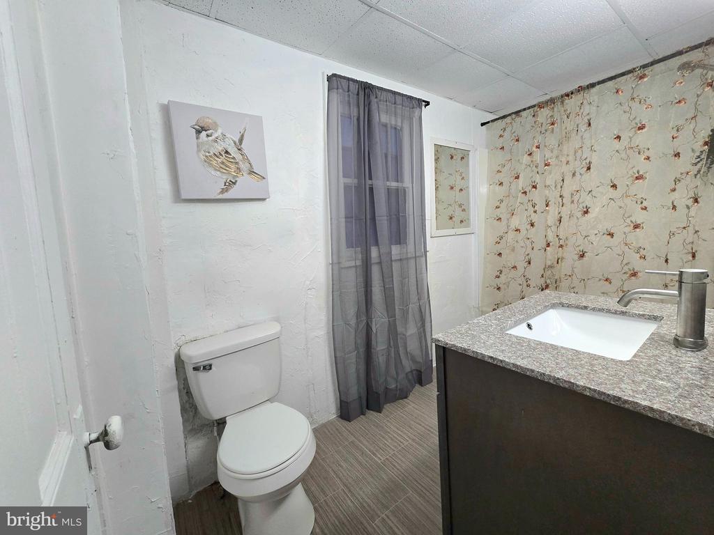 9 N WHITE STREET