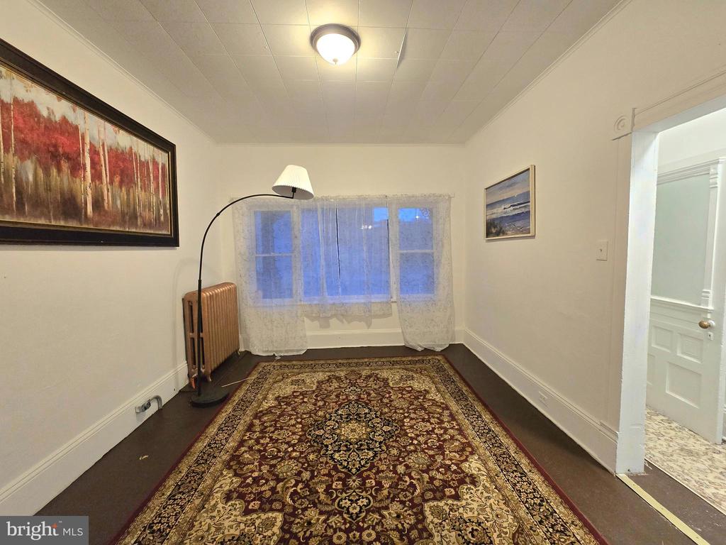 9 N WHITE STREET
